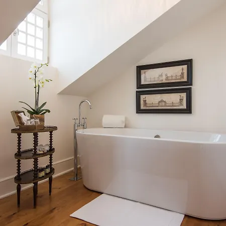 Grand House - Relais & Chateaux Отель Вила-Реал-ди-Санту-Антониу